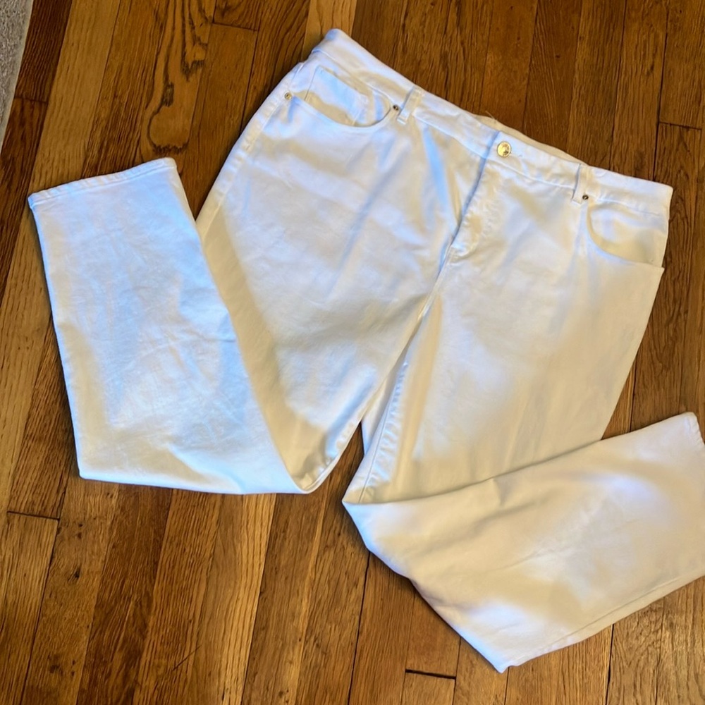 Chico’s so slimming girlfriend slim leg ankle. Chico size 3R /US size 16 R